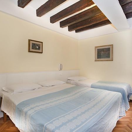 Hotel San Fantin Venedig Zimmer foto
